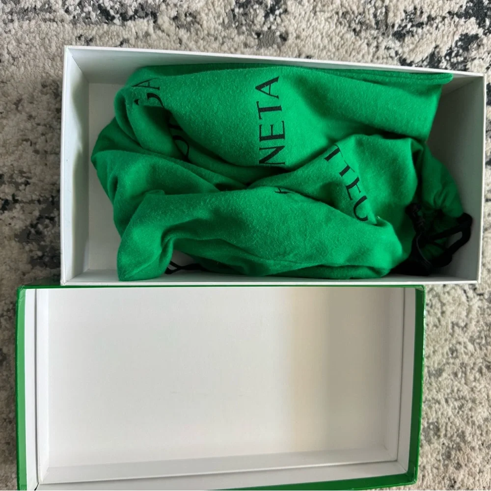 Bottega Veneta Parakeet padded Mule Heels - NWOT - Picture 5 of 9